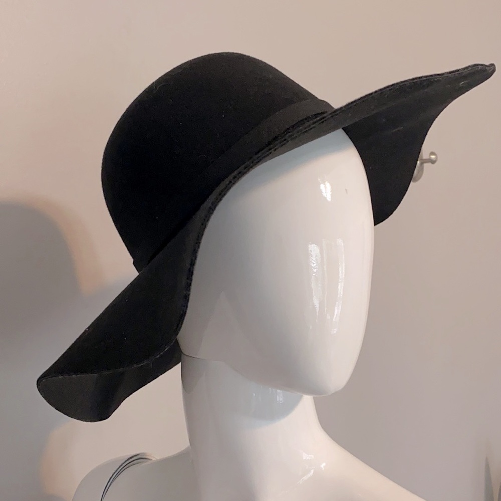 Boohoo Black brimmed hat